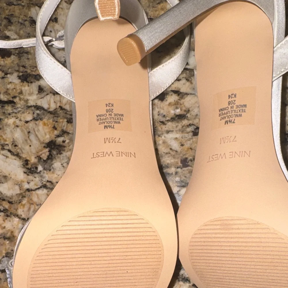 Nine West loolah satin shoes NEVER WORN NWT